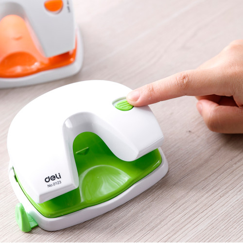 Дырокол DELI, до 20 листов, пластиковый корпус, ассорти