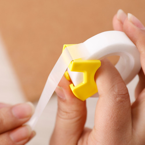 Клейкая лента DELI 12 мм х 18.3 м, невидимая