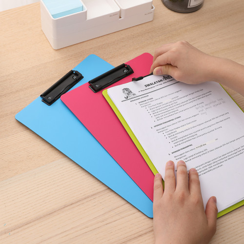 Папка-планшет DELI "RIO" А4, пластиковая, ассорти