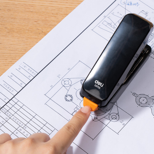 Степлер DELI до 40 листов, пластиковый корпус, облегченное нажатие, (скобы №24/6 - 26/6), черный