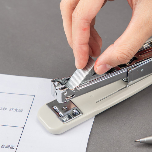 Степлер DELI "0306" до 25 листов, ассорти