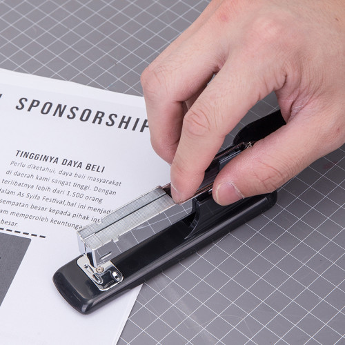 Степлер DELI "0312" до 20 листов, ассорти 