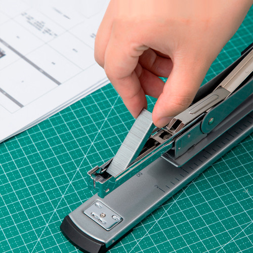 Степлер брошюровочный DELI до 25 листов (скобы 24/6, 26/6)