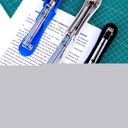 Степлер DELI "0355" до 20 листов + скобы + антистеплер в наборе,  ассорти